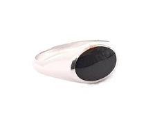 7x11 OVAL. ONYX CABOCHON RING